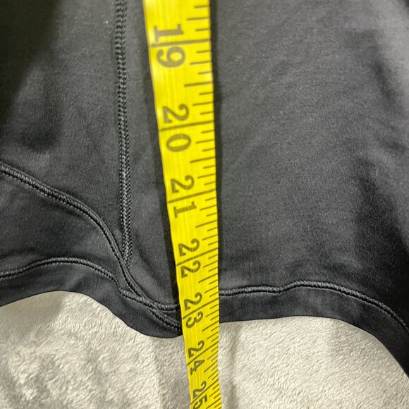 Lululemon Tank Top Size 6 Built-in Bra Black - Picture 6 of 6